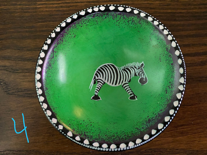 Soapstone 4" colored dish w/animal