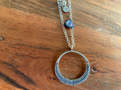 Necklace - silver chain & open circle with pearl