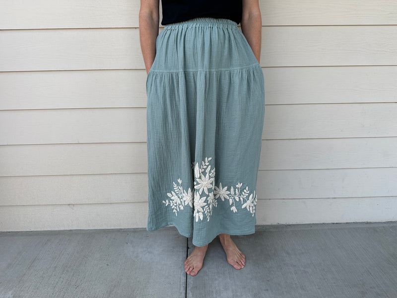 Skirt - cotton w/ embroidery