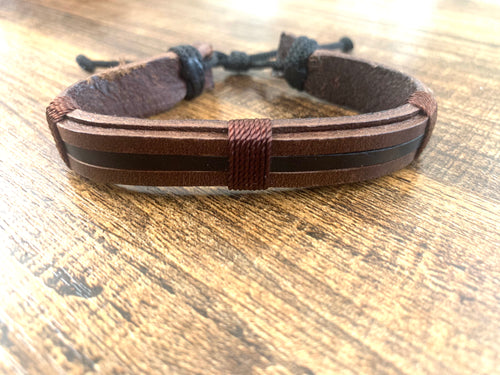 Leather bracelet adjustable - Brown w/black stripe