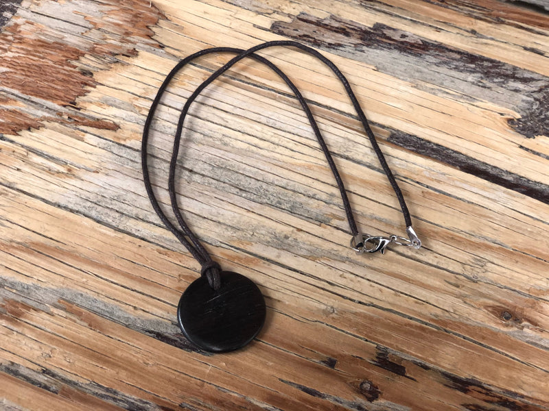 Ebony necklace - circle