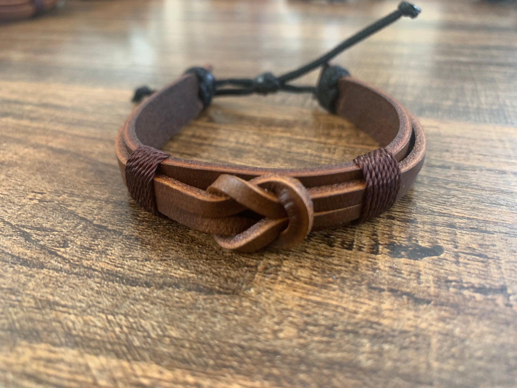 Leather bracelet adjustable - Knot – Shop with a Mission