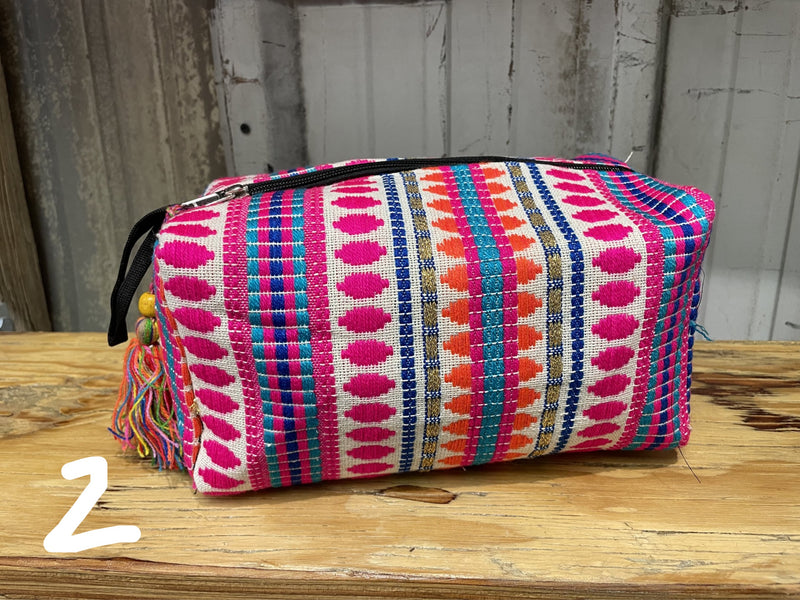 Toiletry Bag - Woven diamonds